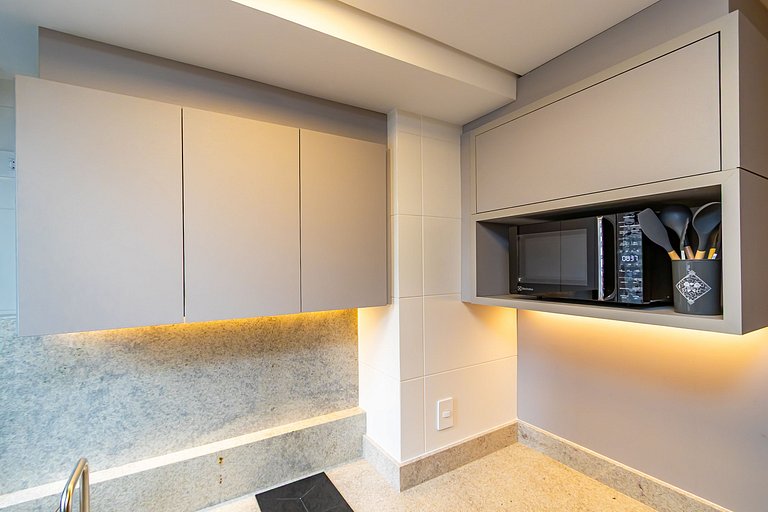 Apto de 2q Perto do Shopping Estação - NLF0602