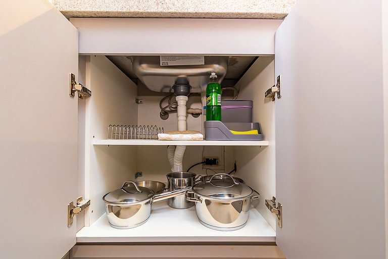 Apto de 2q Perto do Shopping Estação - NLF0602