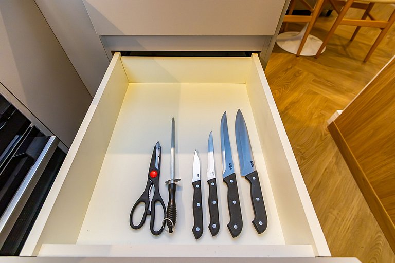 Apto de 2q Perto do Shopping Estação - NLF0602