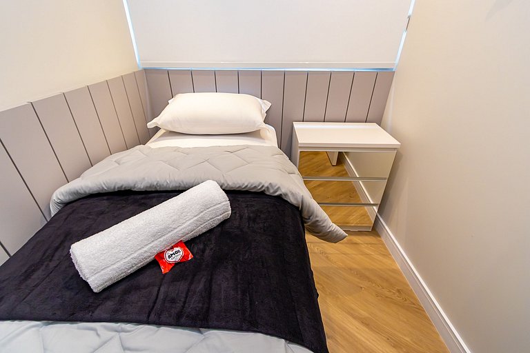 Apto de 2q Perto do Shopping Estação - NLF0602