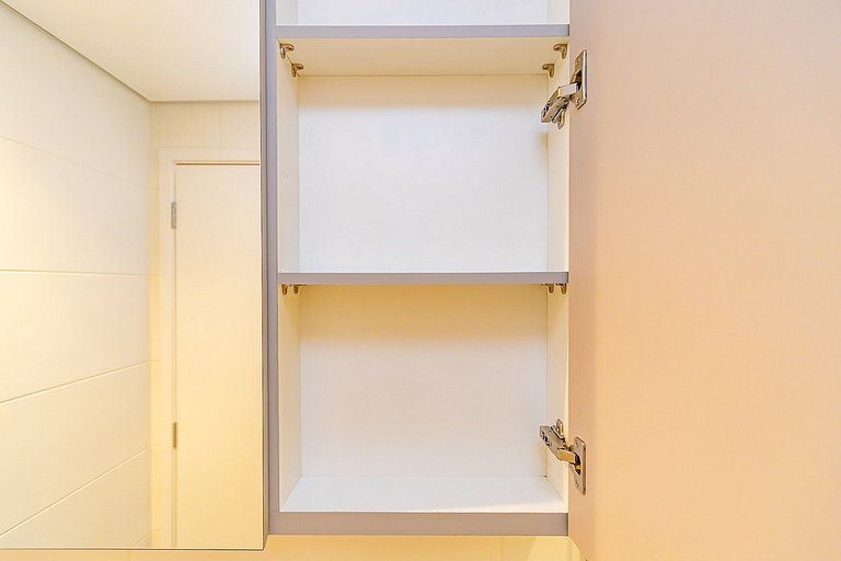 Apto de 2q Perto do Shopping Estação - NLF0602