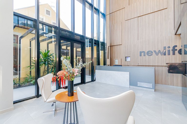 Apto de 2q Perto do Shopping Estação - NLF0602