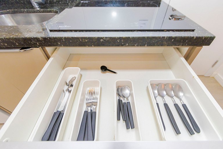 Apto de 1q com garagem no Centro - NEW1005