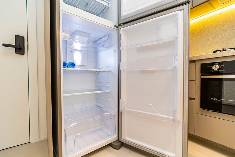 Apto em prédio com Piscina, Região Nobre - TEM0205