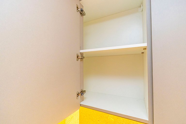 Apto em prédio com Piscina, Região Nobre - TEM0205