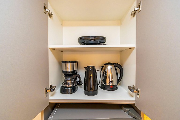 Apto em prédio com Piscina, Região Nobre - TEM0205