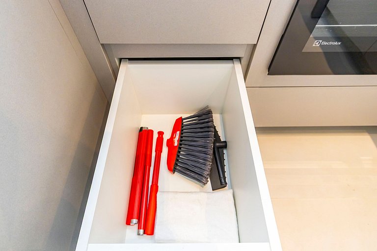 Apto em prédio com Piscina, Região Nobre - TEM0205