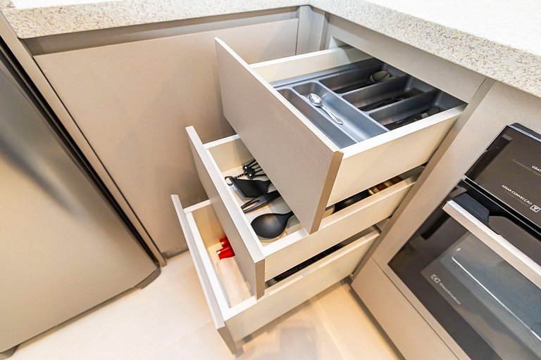 Apto em prédio com Piscina, Região Nobre - TEM0205