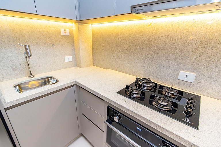 Apto em prédio com Piscina, Região Nobre - TEM0205