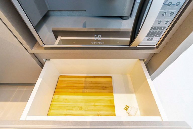 Apto em prédio com Piscina, Região Nobre - TEM0205