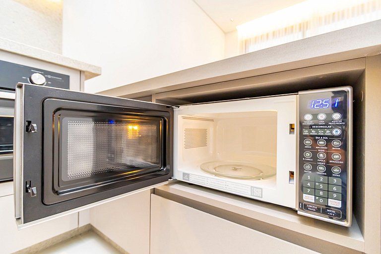 Apto em prédio com Piscina, Região Nobre - TEM0205