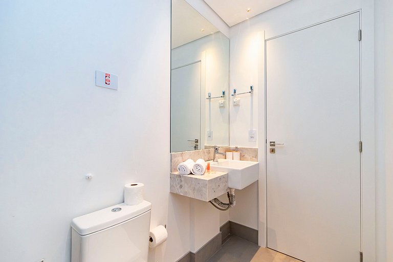 Apto em prédio com Piscina, Região Nobre - TEM0205