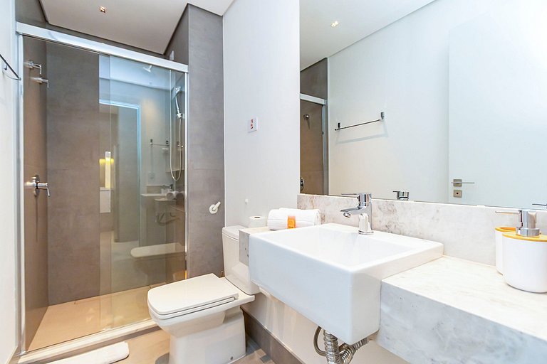 Apto em prédio com Piscina, Região Nobre - TEM0205