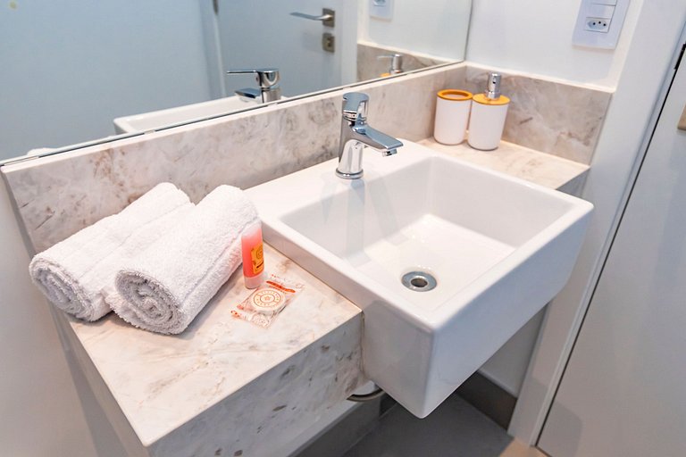 Apto em prédio com Piscina, Região Nobre - TEM0205