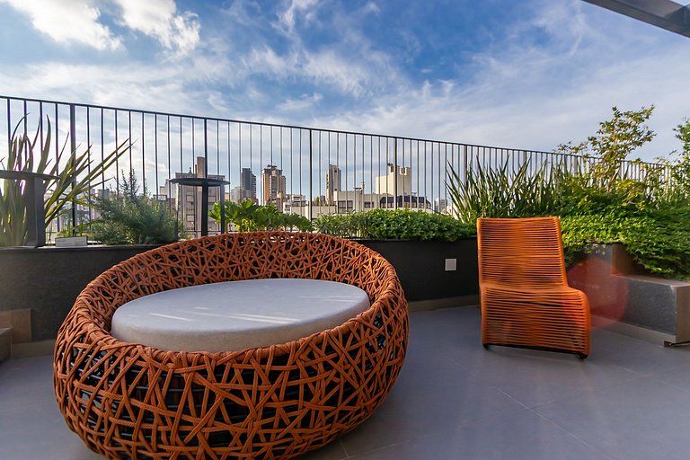 Apto em prédio com Piscina, Região Nobre - TEM0205