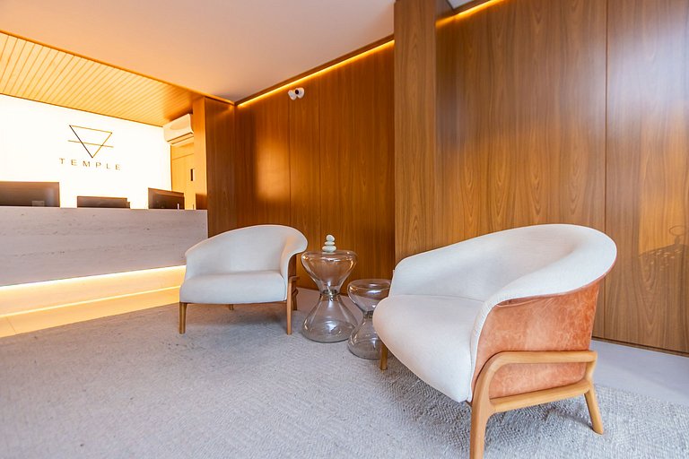 Apto em prédio com Piscina, Região Nobre - TEM0205