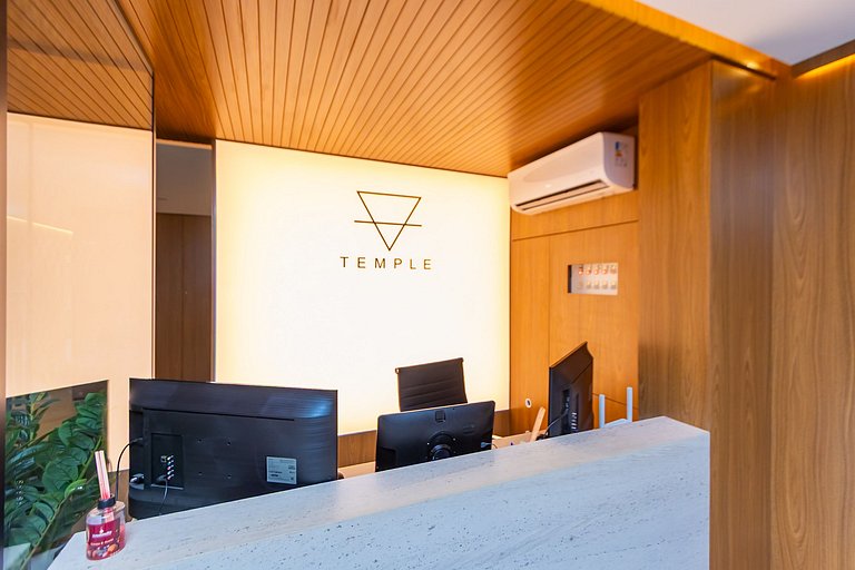 Apto em prédio com Piscina, Região Nobre - TEM0205