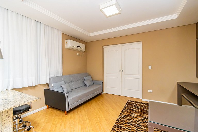 Apartamento 1 Quarto com Vaga no Batel - LUC0108