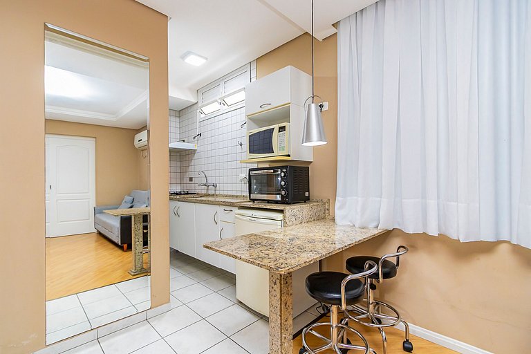 Apartamento 1 Quarto com Vaga no Batel - LUC0108