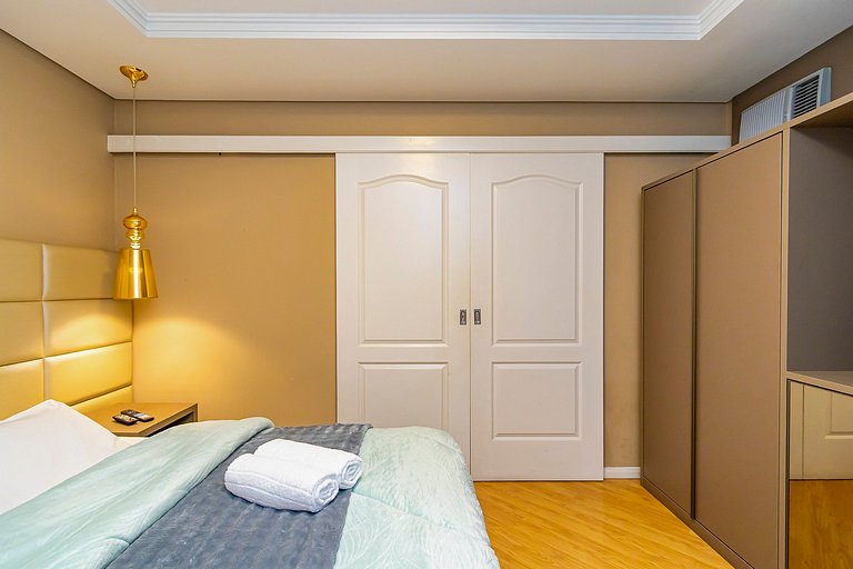 Apartamento 1 Quarto com Vaga no Batel - LUC0108