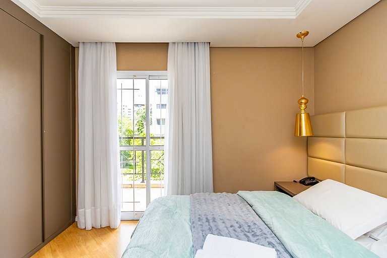 Apartamento 1 Quarto com Vaga no Batel - LUC0108