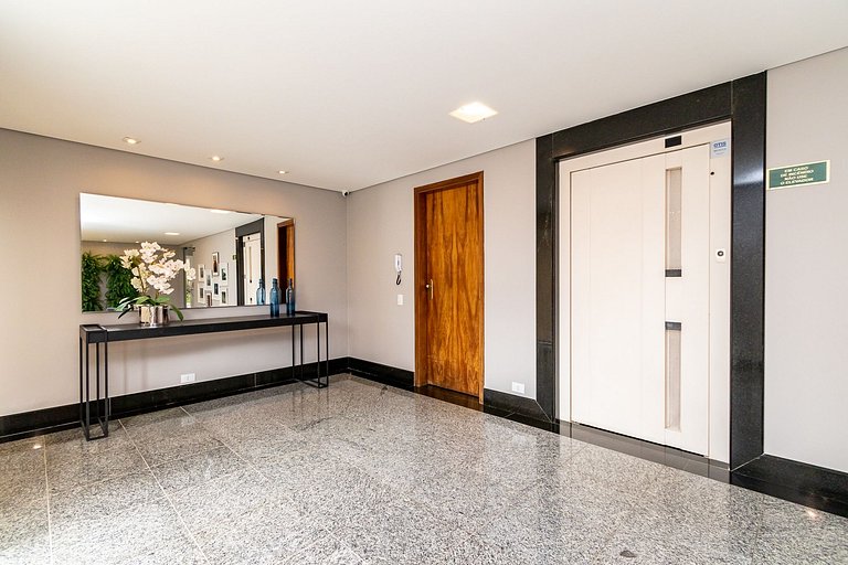 Apartamento 1 Quarto com Vaga no Batel - LUC0108