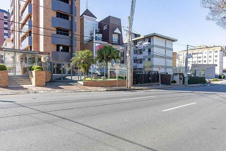 Apartamento 1 Quarto com Vaga no Batel - LUC0108