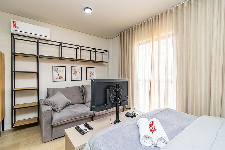 Studio em Prédio com Piscina no Portão - DOR0509B