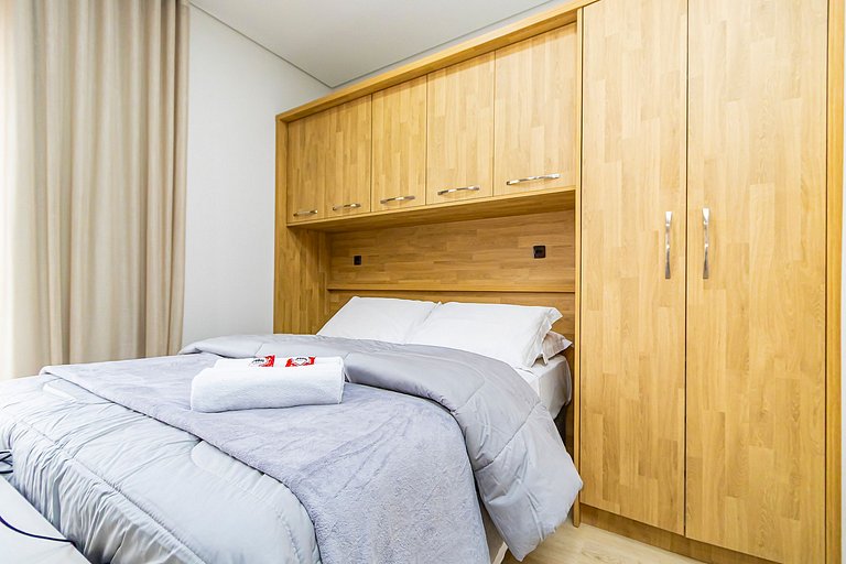 Studio em Prédio com Piscina no Portão - DOR0509B