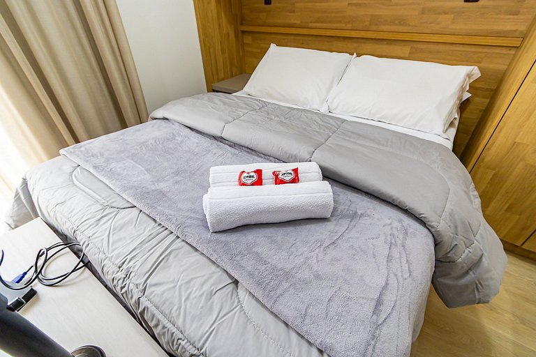 Studio em Prédio com Piscina no Portão - DOR0509B