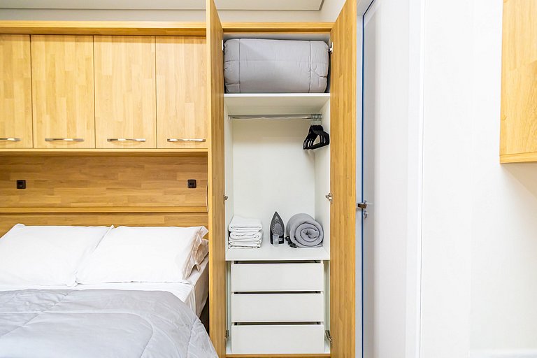 Studio em Prédio com Piscina no Portão - DOR0509B