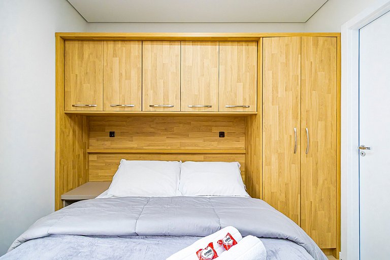 Studio em Prédio com Piscina no Portão - DOR0509B