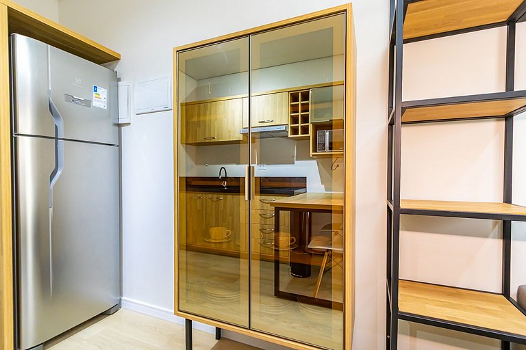 Studio em Prédio com Piscina no Portão - DOR0509B