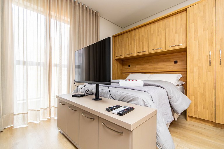 Studio em Prédio com Piscina no Portão - DOR0509B