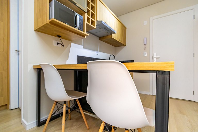 Studio em Prédio com Piscina no Portão - DOR0509B