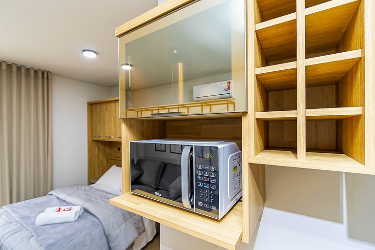 Studio em Prédio com Piscina no Portão - DOR0509B