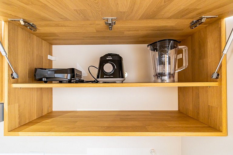 Studio em Prédio com Piscina no Portão - DOR0509B