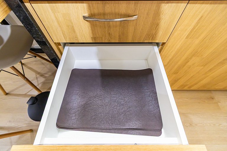 Studio em Prédio com Piscina no Portão - DOR0509B