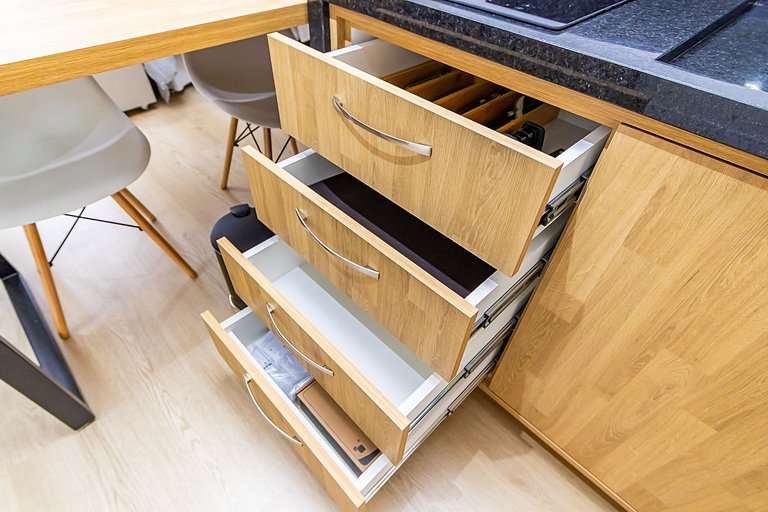 Studio em Prédio com Piscina no Portão - DOR0509B