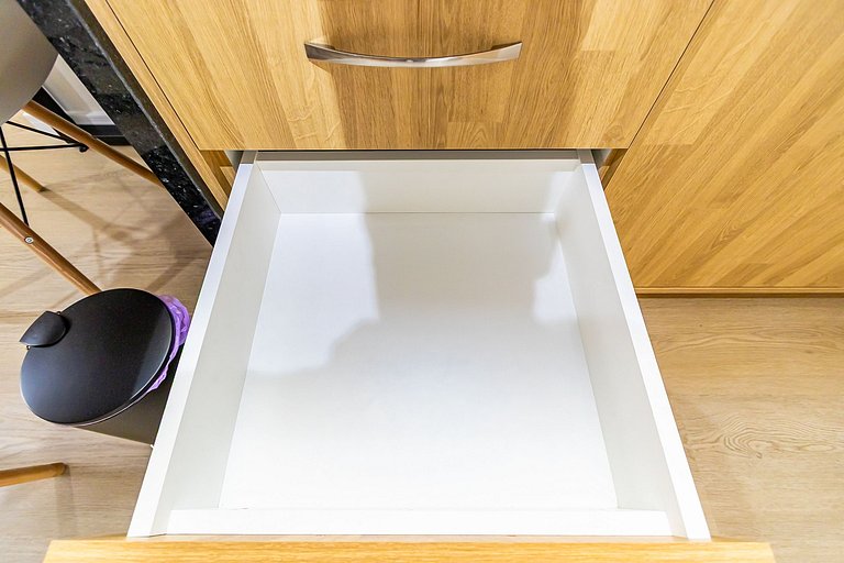 Studio em Prédio com Piscina no Portão - DOR0509B