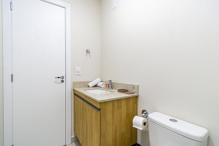 Studio em Prédio com Piscina no Portão - DOR0509B