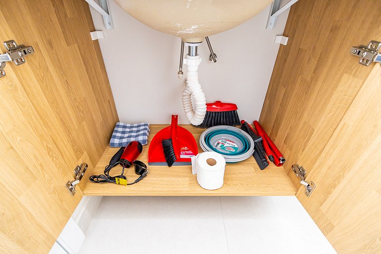 Studio em Prédio com Piscina no Portão - DOR0509B