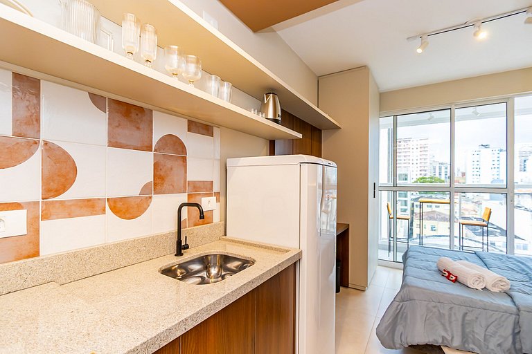 Studio Completo com Sacada no Centro - MAN0719