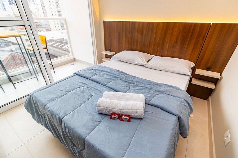 Studio Completo com Sacada no Centro - MAN0719