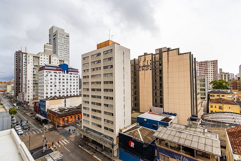 Studio Completo com Sacada no Centro - MAN0719