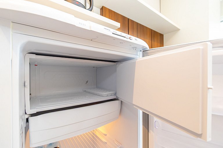 Studio Completo com Sacada no Centro - MAN0719