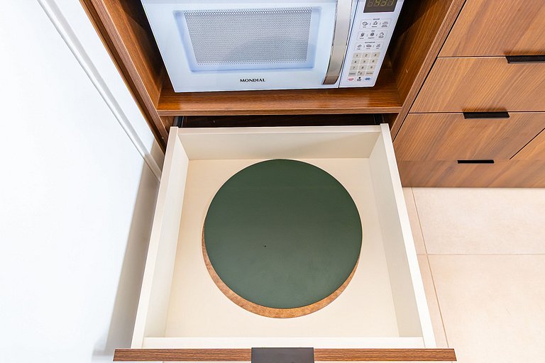 Studio Completo com Sacada no Centro - MAN0719