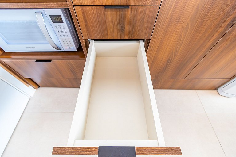 Studio Completo com Sacada no Centro - MAN0719