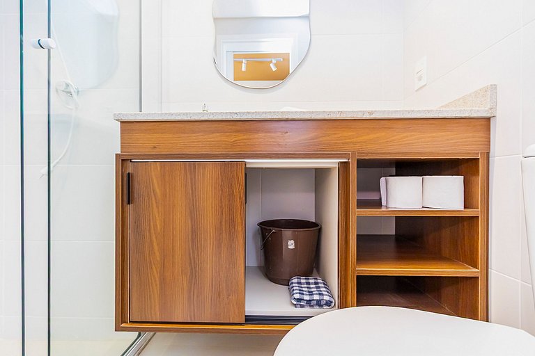 Studio Completo com Sacada no Centro - MAN0719