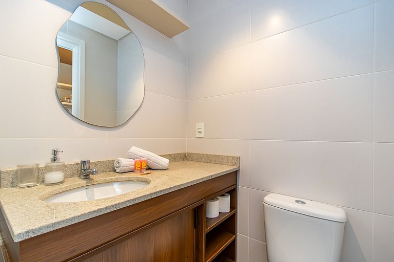 Studio Completo com Sacada no Centro - MAN0719